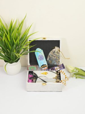 Alternative view of Budget Friendly Gift Packege -5