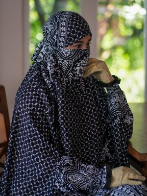 Alternative view of Premium khimar &ndash; 304