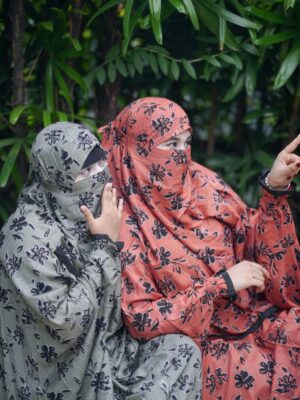 Alternative view of Premium khimar 2-Piece Combo – 320